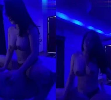 Учитель Close Glass воспроизводит 18+